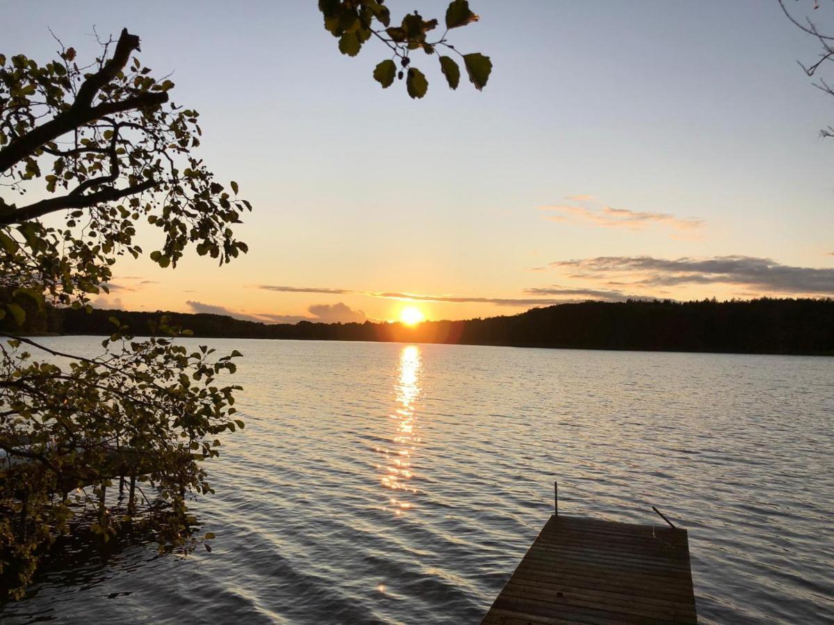 Ferienhaus Reetdach 1300Qm Privatgrundstueck Bootssteg Sauna Templin Luebbesee Uckermark Erholung Pur Seenplatte Petersdorf  Extérieur photo